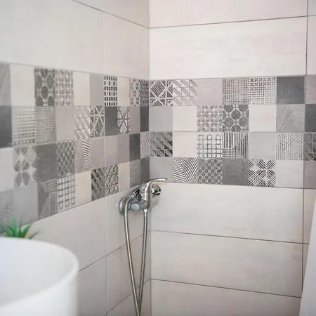 Tota Marinou Hotel
